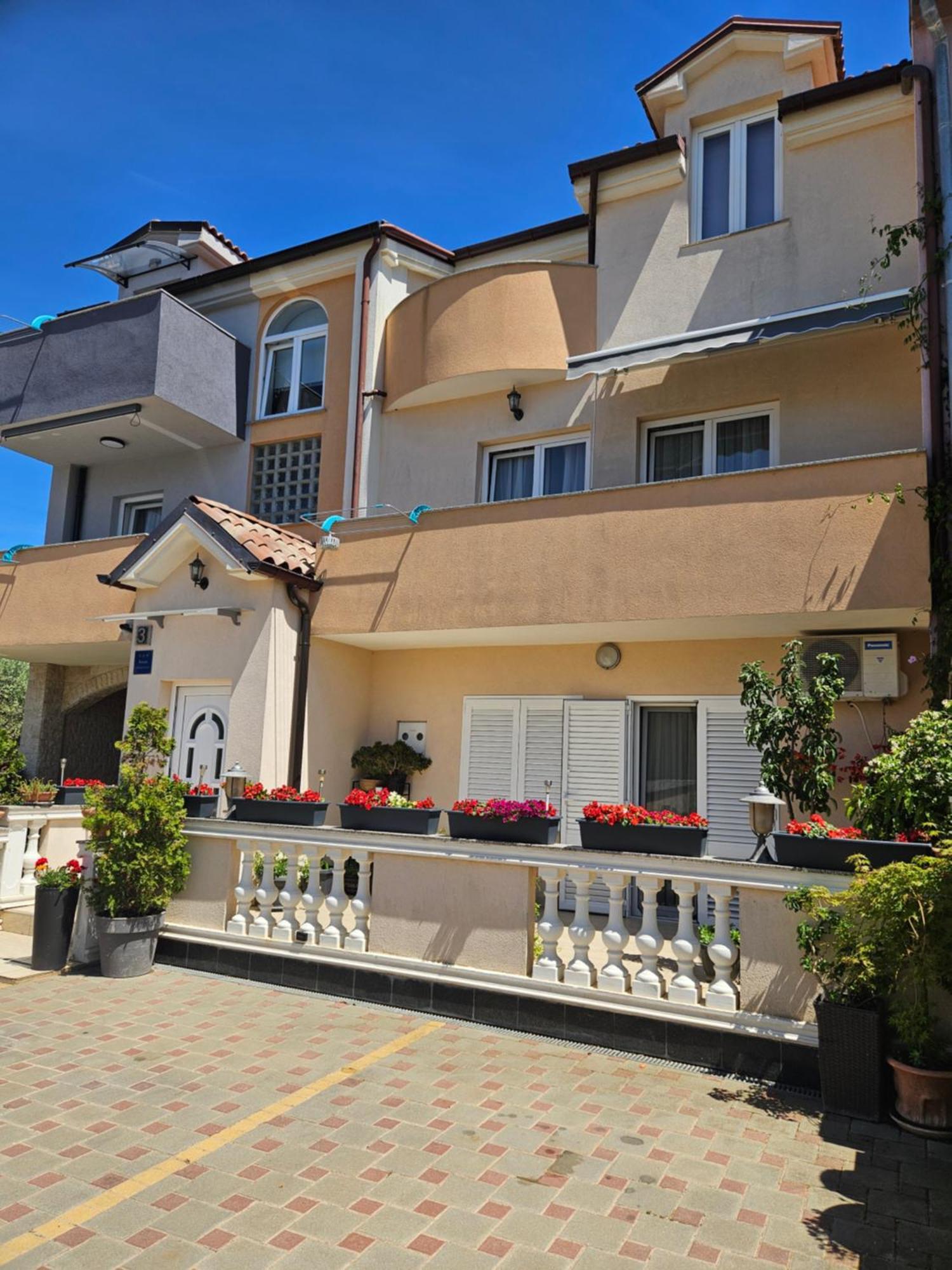 Apartmani M&L Medulin Buitenkant foto