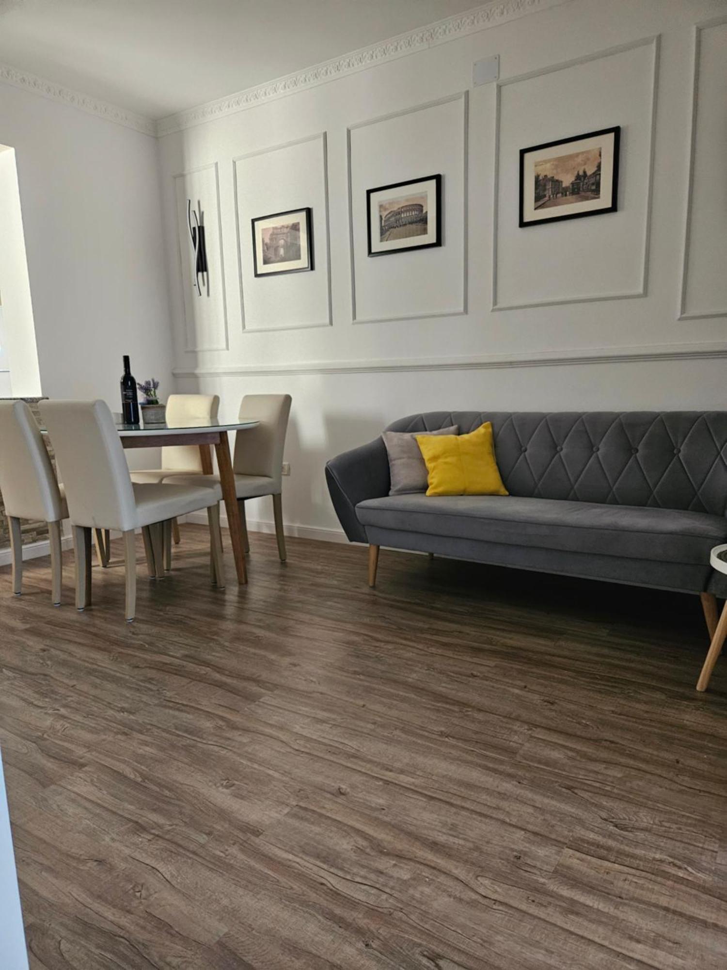 Apartmani M&L Medulin Buitenkant foto